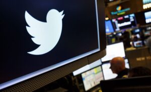 Read more about the article Twitter defende suspensão de conta de Trump mas admite precedente perigoso