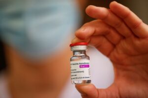 Read more about the article Agência europeia reitera segurança da vacina da AstraZeneca e analisa casos de coágulos