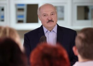 Read more about the article Lukashenko propõe referendo em 2022 e anuncia leis contra os protestos