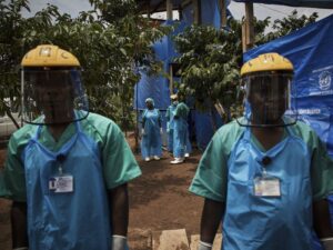Read more about the article ONU anuncia 15 milhões de dólares para resposta a surtos de Ébola na RDCongo e Guiné-Conacri