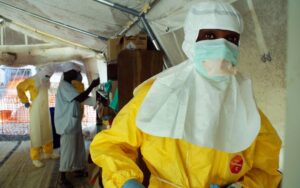 Read more about the article OMS disponibiliza recursos e vacinas para combater Ébola na Guiné-Conacri