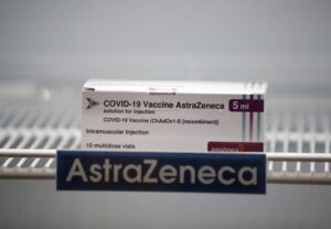 Read more about the article Bruxelas admite levar AstraZeneca à justiça e não renovar contrato