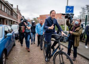 Read more about the article Sondagens dão vitória nas legislativas holandesas a conservador Mark Rutte