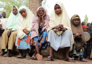 Read more about the article Centenas de adolescentes raptadas na Nigéria foram libertadas – governador