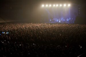Read more about the article Cinco mil pessoas em concerto em Barcelona após teste