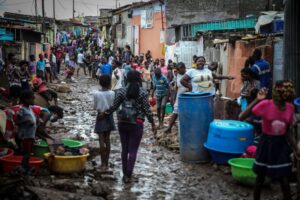 Read more about the article Chuvas em Luanda “aceleram” progressão de ravinas e inundam casas e instituições