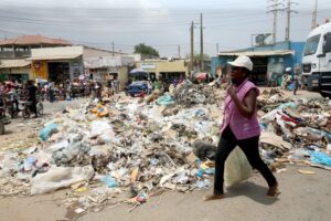 Read more about the article Inicia hoje mega campanha emergencial de recolha de lixo em Luanda