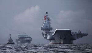 Read more about the article China realiza exercícios com porta-aviões em águas perto de Taiwan