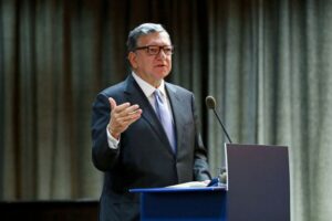 Read more about the article Pandemias são ameaça à segurança global e exigem respostas conjuntas — Durão Barroso