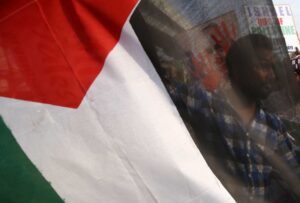 Read more about the article Egito disponibiliza hospitais e ambulâncias para acudir palestinianos