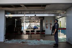Read more about the article Brasil vai enviar reforços policiais para travar onda de ataques no Amazonas