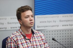 Read more about the article Opositor bielorrusso Roman Protasevich e namorada passam a prisão domiciliária