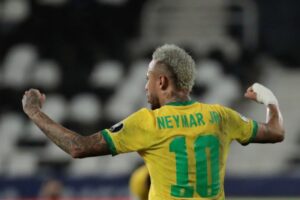 Read more about the article Brasil bate Peru com golo de Paquetá e é o primeiro finalista