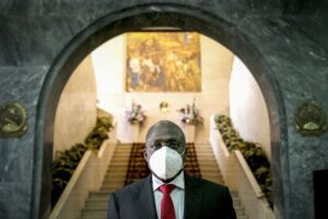 Read more about the article Angola e Emirados Árabes Unidos assinam acordo de isenção de vistos