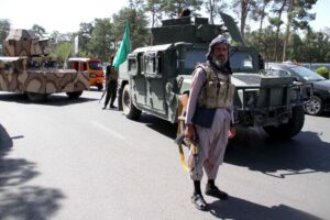 Read more about the article Talibãs conquistam décima capital provincial do Afeganistão, a 150 quilómetros de Cabul
