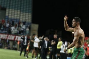 Read more about the article ‘Bis’ de Cristiano Ronaldo permite reviravolta de Portugal sobre Irlanda