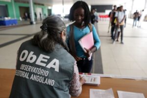 Read more about the article Cidadãos angolanos exigem comissão eleitoral “totalmente independente” e escrutínio por mesa de voto