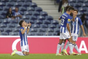 Read more about the article FC Porto e Sporting tentam reduzir distância para o líder Benfica