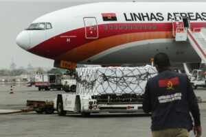Read more about the article Críticas ao uso de dezenas de milhões de dólares para a TAAG