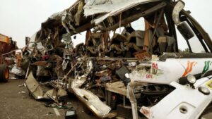 Read more about the article Motorista envolvido em acidente com 28 mortos em Moçambique conduzia a consumir álcool e em contramão – Inquérito