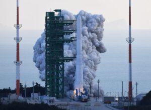 Read more about the article Coreia do Sul lança com êxito o seu primeiro foguetão espacial
