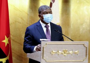 Read more about the article João Lourenço quer mais controlo sobre as armas para prevenir criminalidade