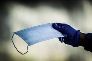 Read more about the article Casos da variante Delta estão a cair e Ómicron já tem transmissão comuntária – OMS