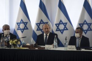 Read more about the article Israel pondera apostar em contágio em massa já que Ómicron é menos grave – Media