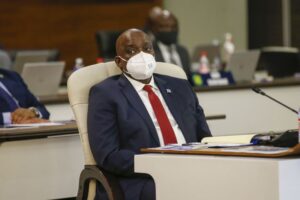 Read more about the article Presidente do Botsuana orienta a sua força a “matar o inimigo”