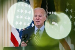 Read more about the article Biden descarta “concessões” a Putin sobre a adesão da Ucrânia à NATO