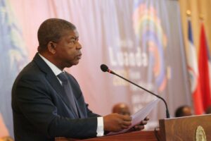 Read more about the article João Lourenço pede “cessar-fogo incondicional” na Ucrânia porque o mundo “não suporta” a guerra