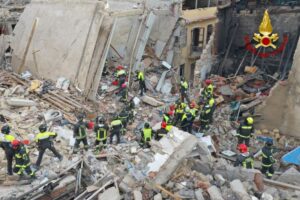 Read more about the article Quatro mortos e cinco desaparecidos em colapso de edifício na Sicília