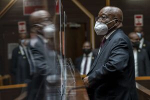 Read more about the article Tribunal considera ilegal libertação de ex-PR sul-africano Zuma e ordena regresso à prisão