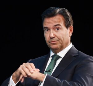 Read more about the article Ações do Credit Suisse caem 2,26% após demissão de Horta-Osório