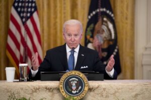 Read more about the article Biden promete nomear a primeira mulher negra para o Supremo Tribunal dos EUA