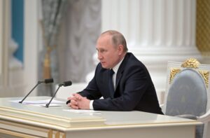 Read more about the article Putin assina lei que aboliu limite de idade para servir no exército