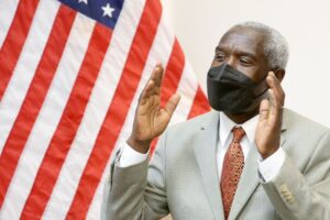 Read more about the article Posição de Angola sobre a Rússia não afeta relação com os EUA — embaixador norte-americano
