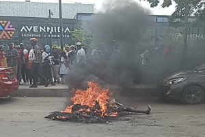 Read more about the article Polícia contesta justiça popular em Luanda e promete campanhas para travar fenómeno
