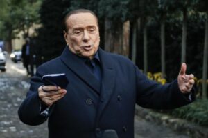 Read more about the article Berlusconi anuncia candidatura ao Senado italiano