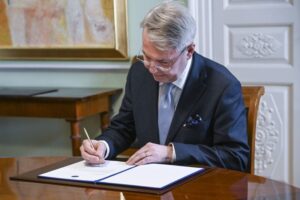Read more about the article Finlândia admite que veto turco atrasará adesão à NATO em “várias semanas”