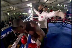 Read more about the article Pugilista sul-africano morre após socar oponente invisível