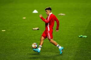 Read more about the article Manchester United contrata Lisandro Martínez ao Ajax por 67 milhões