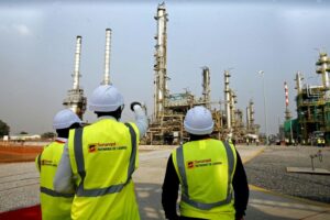 Read more about the article Refinaria de Luanda produz mais de um milhão de litros de gasolina