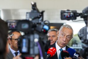 Read more about the article Marcelo fala de Eduardo dos Santos como “protagonista decisivo” nas relações com Portugal