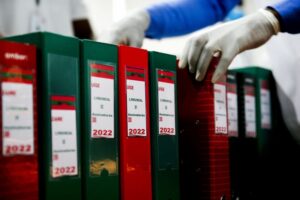 Read more about the article Partidos em risco de extinção ensaiam estratégias de sobrevivência