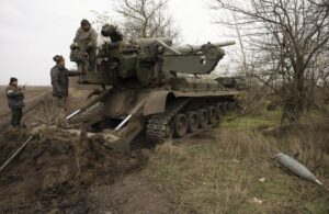 Read more about the article Forças ucranianas entram em Kherson após retirada russa