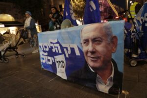 Read more about the article Netanyahu pode hoje voltar ao poder embora acusado de corrupção