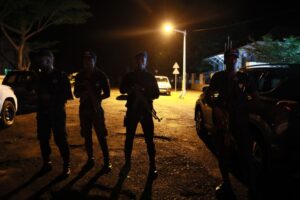 Read more about the article Detidos 17 suspeitos de envolvimento no assalto ao quartel militar de São Tomé