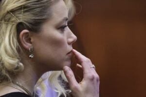 Read more about the article Amber Heard aceita pagar 1 milhão de dólares a Johnny Depp para encerrar processo