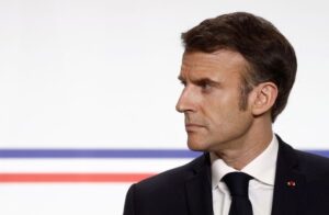 Read more about the article Presidente francês admite envio de blindados para a Ucrânia, mas impõe condições